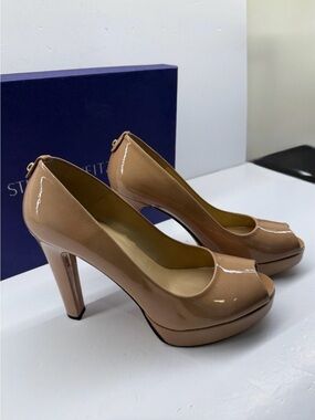 Stuart Weitzman Patent Leather Peep-Toe Pumps in Nude